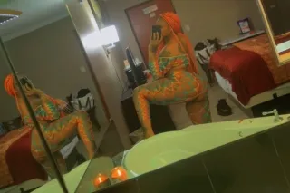 🙈JUST VISITING 🍑 - Image 1